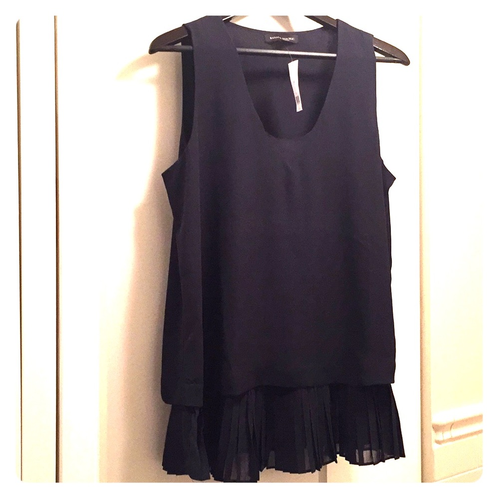 BR NWT holiday 2015 sleeveless flutter hem top